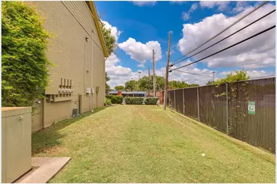 1101 Grove Boulevard #102, Austin, TX 78741 - Photo 33