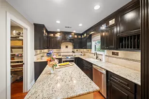 2523 Droxford Dr, Houston, TX 77008 - Photo 15