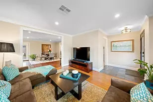 2523 Droxford Dr, Houston, TX 77008 - Photo 5