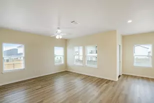 515 War Admiral Dr, Jarrell, TX 76537 - Photo 5