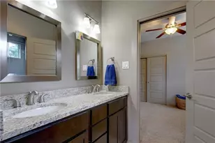 2204 E 13th St, Austin, TX 78702 - Photo 31