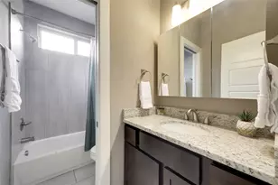 2204 E 13th St, Austin, TX 78702 - Photo 15