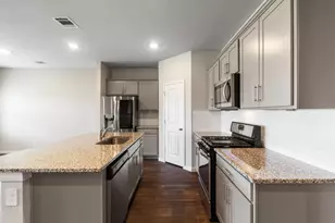 251 Solitude Dr, San Marcos, TX 78666 - Photo 5