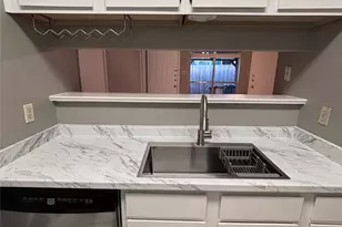 10005 Parliament House Rd, Austin, TX 78729 - Photo 9
