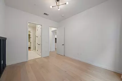 800 Embassy Drive #322, Austin, TX 78702 - Photo 9