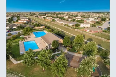 329 Enforcer Loop, Jarrell, TX 76537 - Photo 9