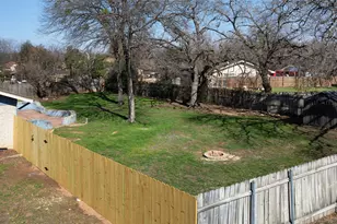 404 Northwood Dr, Georgetown, TX 78628 - Photo 3