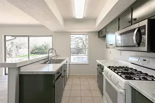 404 Northwood Dr, Georgetown, TX 78628 - Photo 9