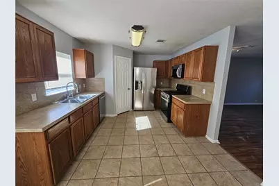 580 Hometown Parkway, Kyle, TX 78640 - Photo 11