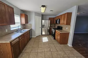 580 Hometown Pkwy, Kyle, TX 78640 - Photo 11