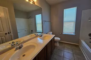 580 Hometown Pkwy, Kyle, TX 78640 - Photo 31