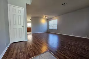 580 Hometown Pkwy, Kyle, TX 78640 - Photo 7