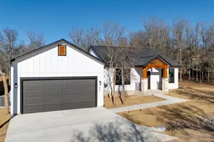 165 Nuuanu Ln, Bastrop, TX 78602 - Photo 3