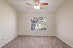 1002 W South St, Leander, TX 78641 - Photo 11