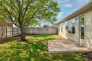 1002 W South St, Leander, TX 78641 - Photo 25