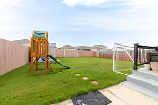412 Josey Wales Dr, Jarrell, TX 76537 - Photo 35