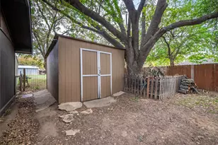 112 Hasler St, Bastrop, TX 78602 - Photo 33