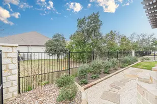 329 Sprinting Peak Dr, San Marcos, TX 78666 - Photo 37