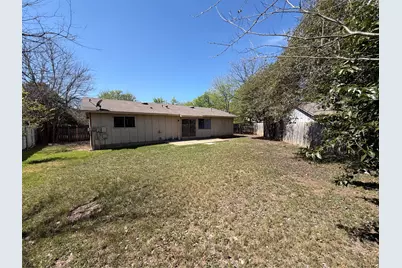 2002 Covered Wagon Pass, Austin, TX 78744 - Photo 11