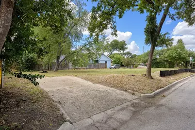 1810 Mohle Drive, Austin, TX 78703 - Photo 13