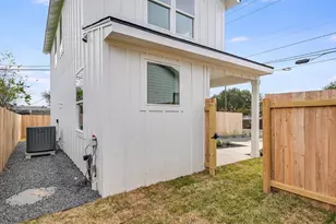 1116 Atkinson Rd, Austin, TX 78752 - Photo 27