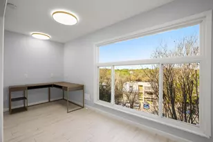 620 S 1st St, Austin, TX 78704 - Photo 9