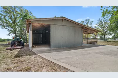 2205 S US Highway 77, Giddings, TX 78942 - Photo 31