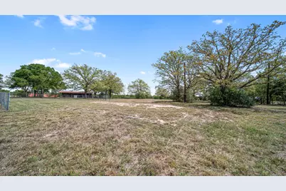 2205 S US Highway 77, Giddings, TX 78942 - Photo 29
