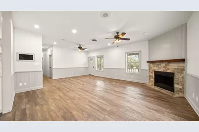 2205 S US Highway 77, Giddings, TX 78942 - Photo 17