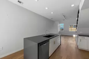 2002 E 7th St, Austin, TX 78702 - Photo 3