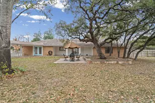 304 Live Oak Dr, Mountain City, TX 78610 - Photo 13