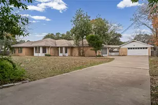 304 Live Oak Dr, Mountain City, TX 78610 - Photo 1