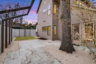 1613 Willow St, Austin, TX 78702 - Photo 25