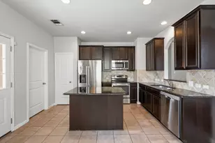 1613 Corn Hill Ln, Round Rock, TX 78664 - Photo 7