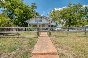 107 N Brazos St, Granger, TX 76530 - Photo 5