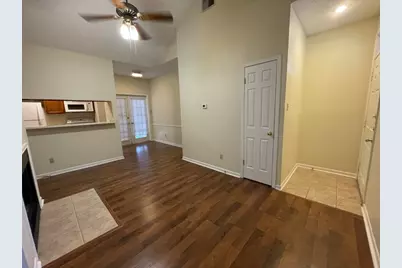 715 W 22 1/2 Street #306, Austin, TX 78705 - Photo 5