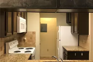 806 W 24th St, Austin, TX 78705 - Photo 3