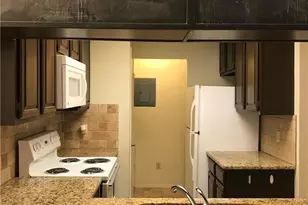 806 W 24th St, Austin, TX 78705 - Photo 3