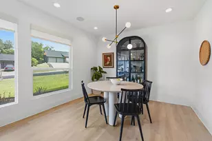 4403 Elmsgrove Dr, Austin, TX 78721 - Photo 23