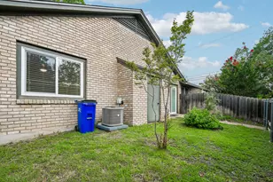 1015 E Yager Ln, Austin, TX 78753 - Photo 11