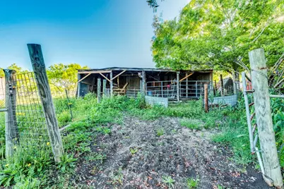 501 Engelke Road, Niederwald, TX 78640 - Photo 15