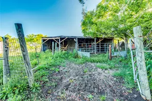 501 Engelke Rd, Niederwald, TX 78640 - Photo 15