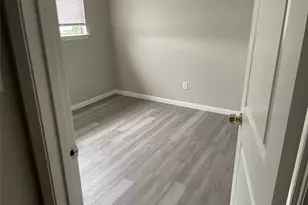 106 E Austin Ave, Hutto, TX 78634 - Photo 3