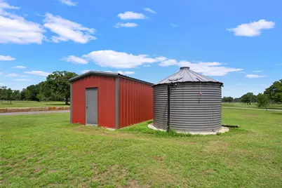 1304 E State Highway 71, West Point, TX 78963 - Photo 21