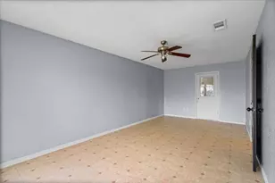 650 W Austin Rd, Luling, TX 78648 - Photo 9