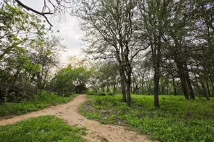 6810 Deatonhill Dr, Austin, TX 78745 - Photo 23
