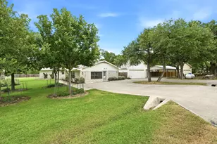 126 E Esparada Dr, Georgetown, TX 78628 - Photo 5