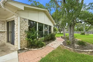 126 E Esparada Dr, Georgetown, TX 78628 - Photo 27
