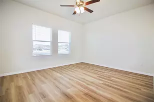 514 War Adminral Dr, Jarrell, TX 76537 - Photo 15
