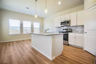 514 War Adminral Dr #B, Jarrell, TX 76537 - Photo 7